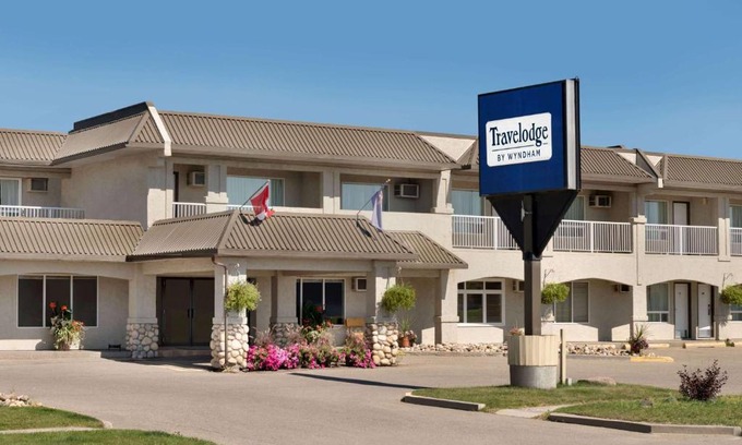 Edson Hotel | Pet-Friendly Travelodge by Wyndham Edson with Cozy Amenities