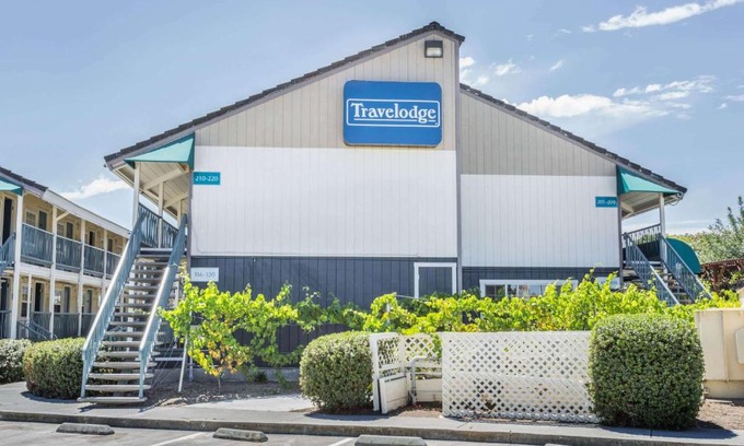 Fairfield Hotel | Budget-Friendly Stay at Travelodge by Wyndham Fairfield