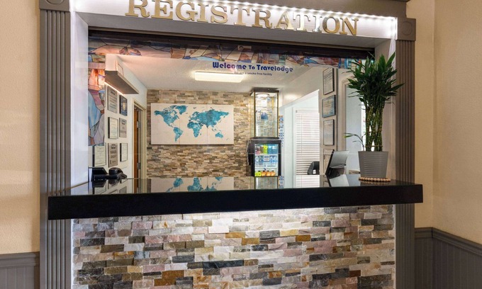 Perry Hotel | Budget-Friendly Stay at Travelodge by Wyndham Perry GA