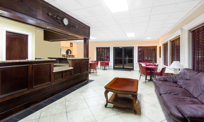 Shreveport Hotel | Comfortable Stay at Travelodge by Wyndham Shreveport LA