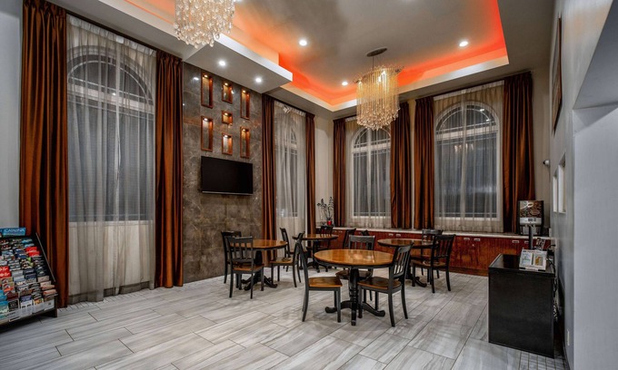 Bell Hotel | Discover Travelodge Inn & Suites: Family-Friendly Comfort