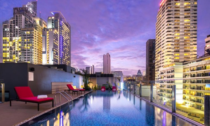 Khlong Toei Nuea Hotel | Stay at Travelodge Sukhumvit 11: Family-Friendly Retreat