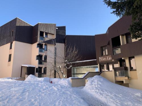 Reberty Apartment | Cozy Retreat at Résidence Les Lys - Pet and Child Friendly