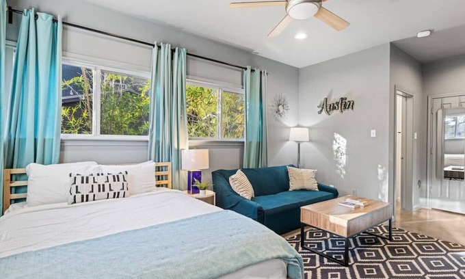 Greater South River City House | Inviting Travis Heights Studio: Remodeled Retreat Near South Congress