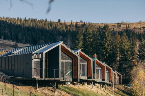 Tatariv Ski Chalet | Travy: Pet-Friendly Haven with Pool & Hot Tub, Rated 9.6