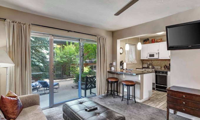 Downtown Park City Hotel | Historic Park City Retreat Near Old Town and Ski Mountains
