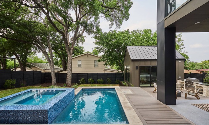 Riverside House | Treaty Oak Manor by Lux Tiny Resorts