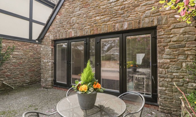 Llangarron Cottage | Pet-Friendly Trecilla House Annex with Garden in Ross-On-Wye