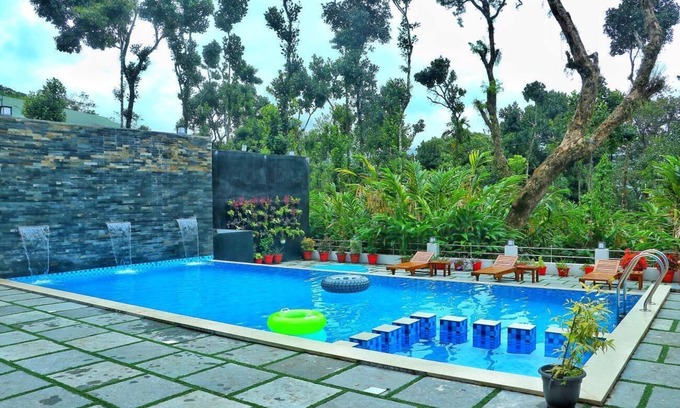 Devikolam Bed & Breakfast | Eco-Friendly Escape at Tree Blanche Munnar with Pool & Dining