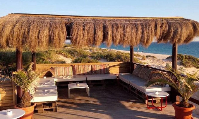 Santiago do Cacem House | Cozy Tree-Cabane with Ocean View and Pool Access
