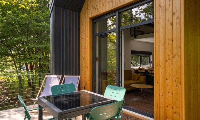 Slunj Cabin | Unique Tree Elements Retreat - Pet & Child Friendly Escape