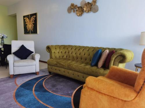 Tanjung Tokong Apartment | Tree Family Executive Suite: 3 BR Retreat in Gurney