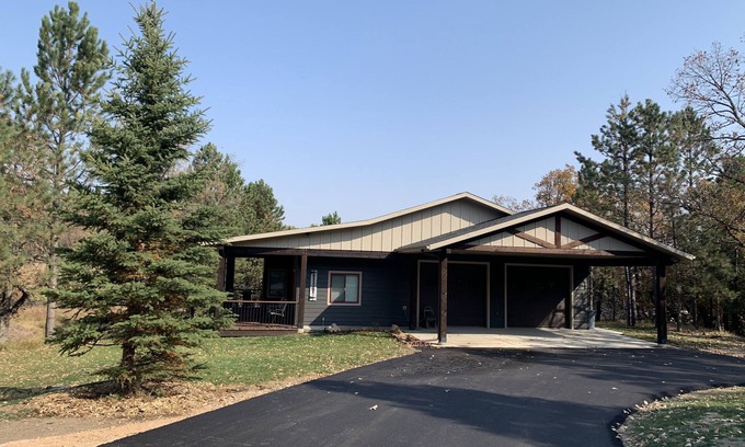 Whitewood House | Experience Tree Farm Living: Family-Friendly with Breakfast