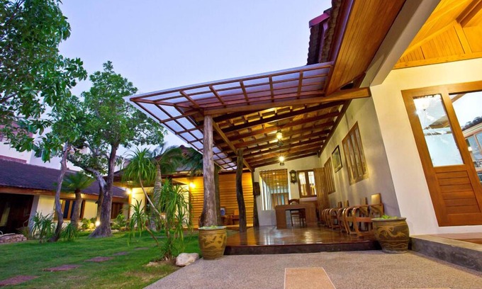 Nakhon Si Thammarat Hotel | Cozy Tree Home Plus Stay with Breakfast & Family-Friendly Amenities