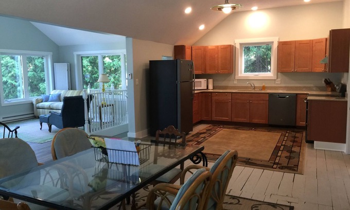 Elberta Apartment | Idyllic Tree House Apt with Lake Views Near Betsie Bay