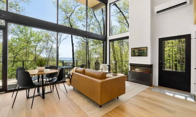 Indian Point House | Discover Tree + House at Indian Point with Lake Views