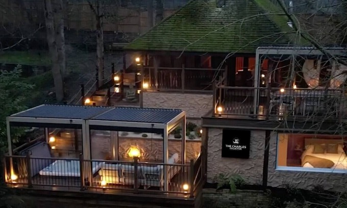 Bedford Cabin | Tree House - Luxury Riverside