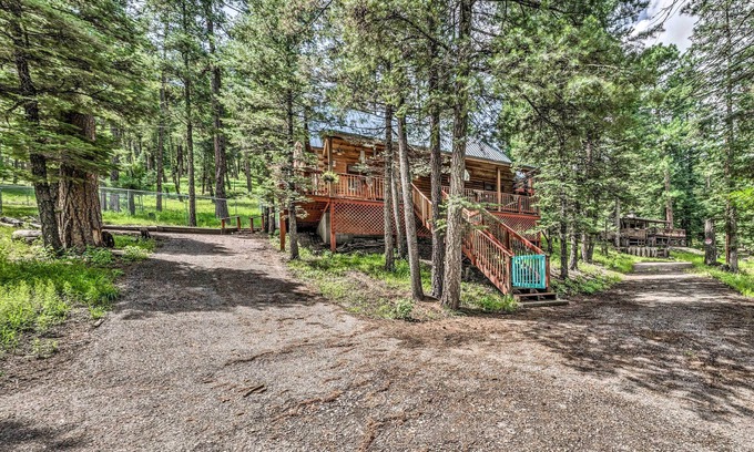 Ruidoso Cabin | Tree-Lined 'Polly's Perch' w/Mountain Views!