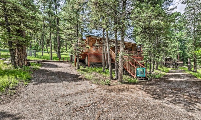 Ruidoso House | Inviting Pollys Perch with Scenic Mountain Views & Spa