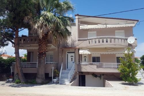 Paralia Ofryniou Hotel | Family-Friendly Tree of Life Resort with Great Guest Ratings
