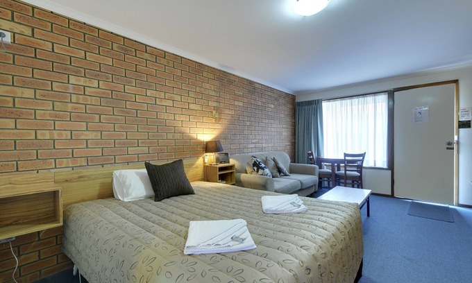 Morwell Hotel | Comfortable Tree Rose Motel in Morwell with Family Amenities
