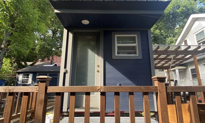 Corbett - Terwilliger - Lair Hill House | Tree View Tiny House: Cozy Retreat Near Lewis & Clark