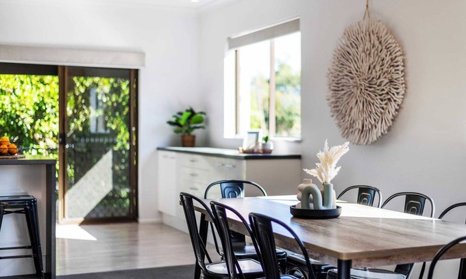 Yamba House | Relaxing Tree Views at Oceanstays with Stunning Oceanfront