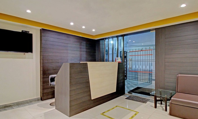Ballygunge Hotel | Comfortable Stay at Treebo ASL Prime with Breakfast Included