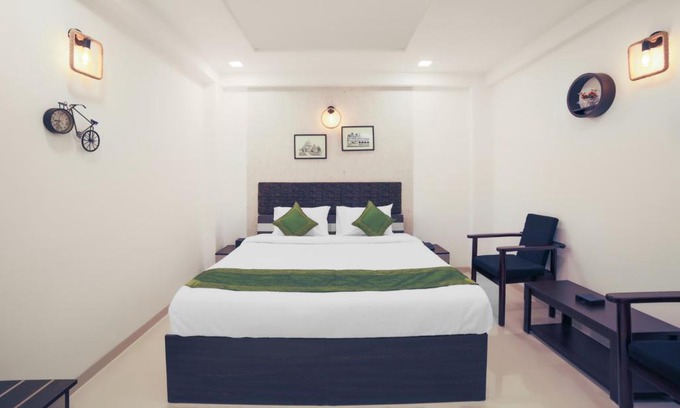 Nagpur Hotel | Convenient Treebo Chalets Near Nagpur Airport with Breakfast