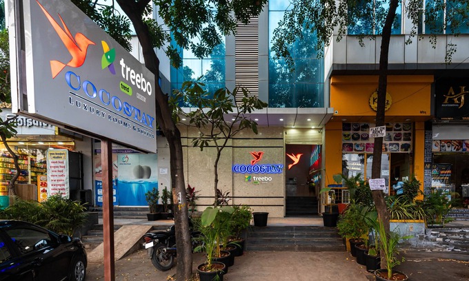 Viman Nagar Hotel | Discover Comfort at Treebo Cocostay, Hadapsar