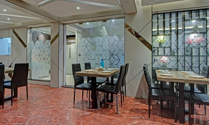 Kolkata Hotel | Discover Treebo Glassotel: Family-Friendly & Accessible Stay