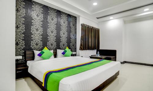 Indore Hotel | Discover Treebo Grand Euro: Family-Friendly & Dining Options