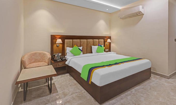 Lucknow Hotel | Family-Friendly Stay at Treebo Heaven Grand with Dining
