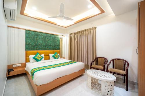 Bhopal Hotel | Top-Rated FabHotel Lotus Blue: Perfect for Families