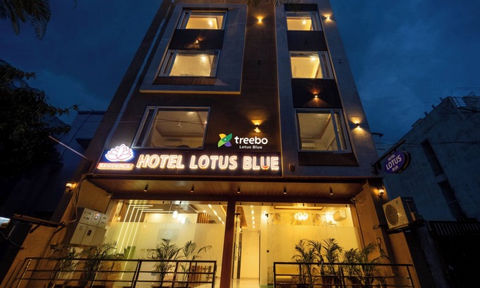 Bhopal Hotel | Discover Hotel Lotus Blue: Family-Friendly with Breakfast
