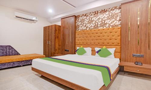 Indore Hotel | Family-Friendly Comfort at Treebo Merit with On-site Dining