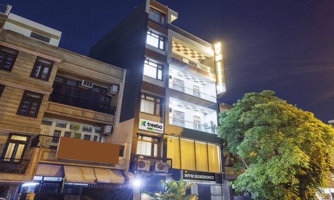 Sector 15 Hotel | Discover Treebo MVM Residency: Family-Friendly Comfort Awaits