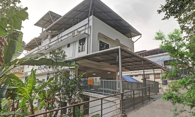 Aluva House | Family-Friendly Stay at Treebo Trend Nirupama with Kitchen