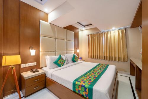 Tonk Road Hotel | Budget-Friendly Hotel Vinnie with Hot Tub & Family Amenities