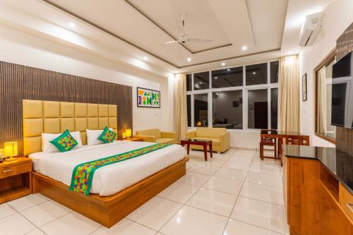Chikkamagaluru Hotel | Comfortable Stay at TRAVELMORE RC Comforts with Breakfast