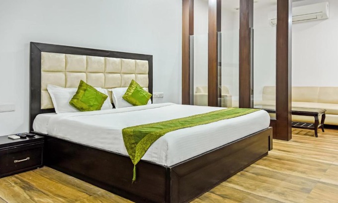 Jalandhar Hotel | Discover Comfort at Treebo Red Petal Jalandhar Hotel