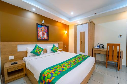 Guruvayur Hotel | Comfortable Sree Varshavilas Regency with Breakfast Included