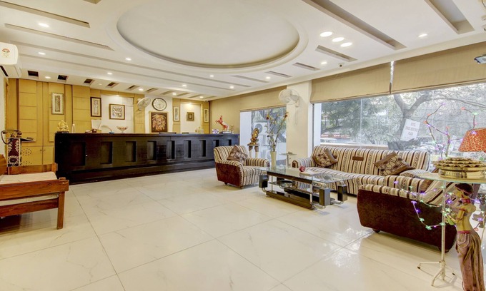 Naraina Hotel | Budget-Friendly Stay at Treebo The Kings Plaza Hotel