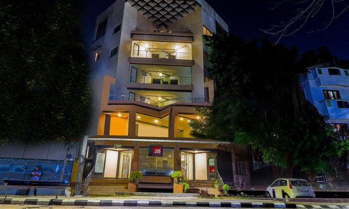 Ernakulam South Hotel | Cozy Treebo Time Square on Marine Drive with Breakfast & More