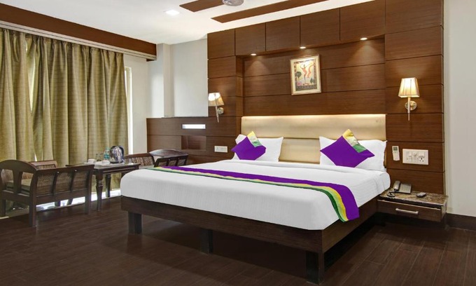 East of Kailash Hotel | Treebo Trend Elite: Family-Friendly Stay Near Delhi Stadium