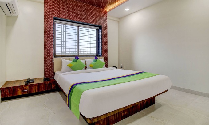 Baramati Hotel | Treebo Trend Jai Bhawani