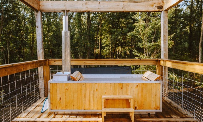 Sodus Cabin | Unforgettable Treehouse 3 Honeymoon Retreat with Spa & Hot Tub