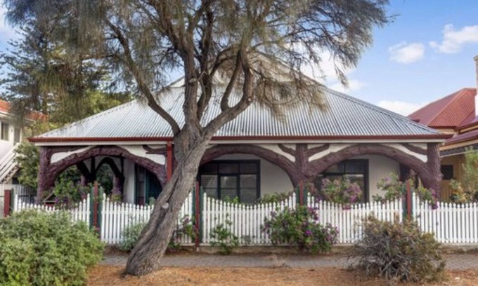 Grange House | Oceanfront Treehouse by the Sea - Guest Rated 9.8/10