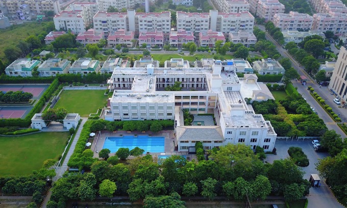 Bhiwadi Hotel | Relax at TreeHouse Hotel Club & Spa - Pool and Spa Access