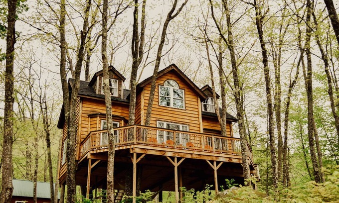Stoneham House | Discover The Grand Oak: Treehouse Retreat in Maine Woods